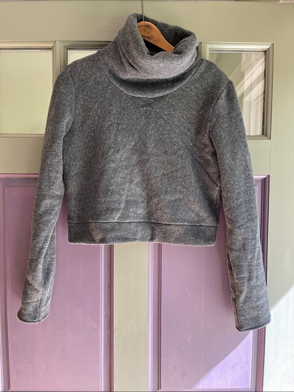 ALO Yoga Funnel Neck Sweathshirt